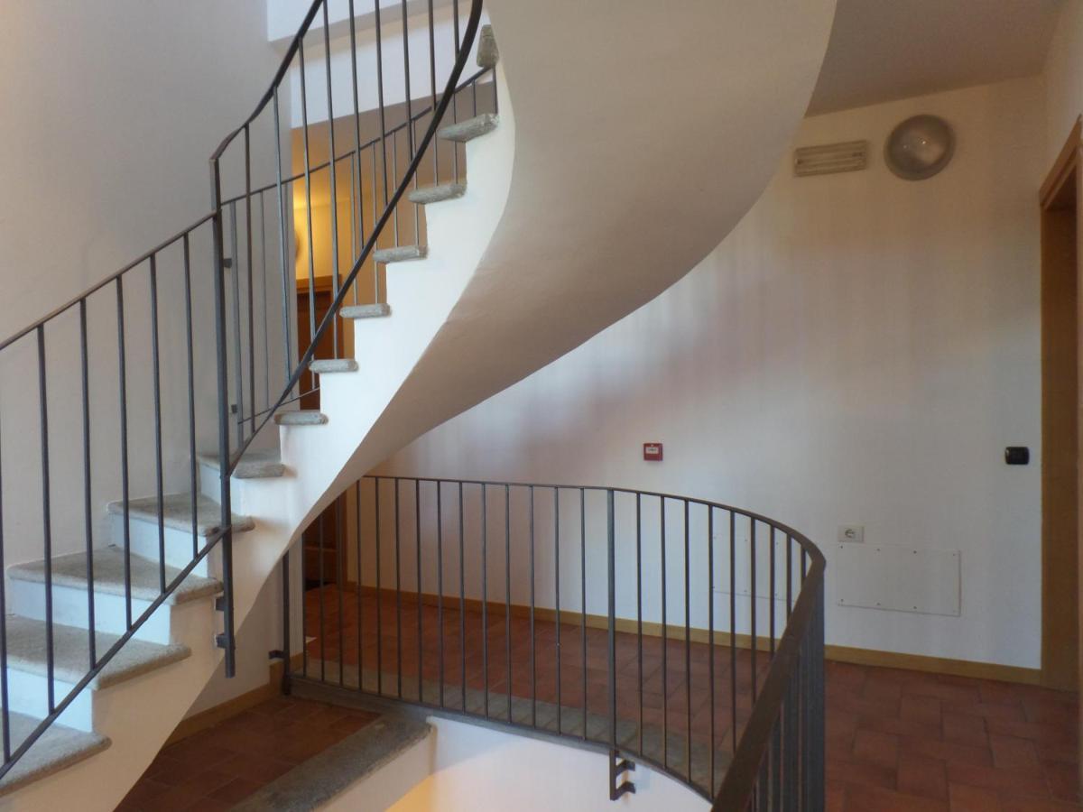 Hotel La Vecchia Scuola Lesa Esterno foto