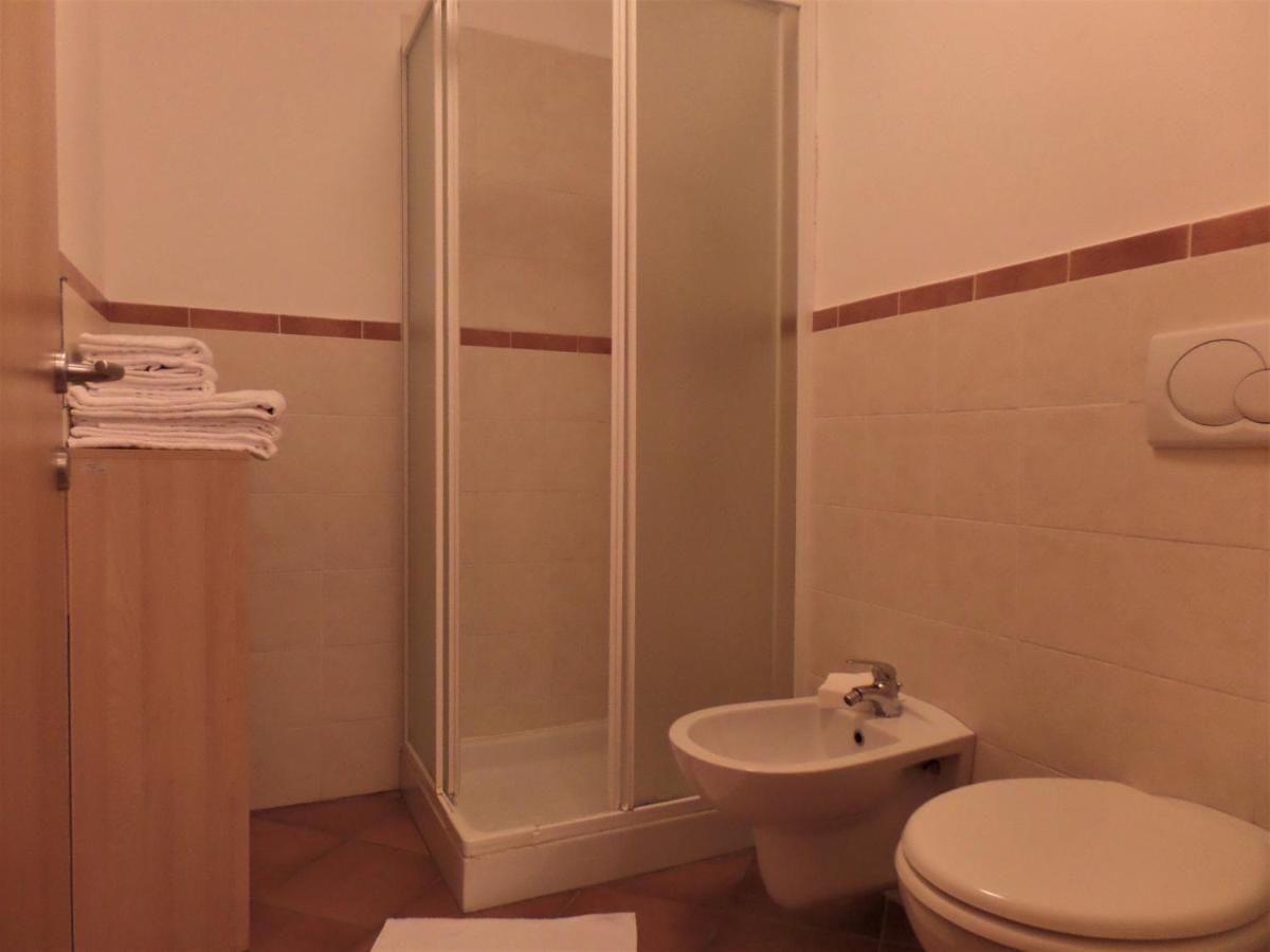 Hotel La Vecchia Scuola Lesa Esterno foto