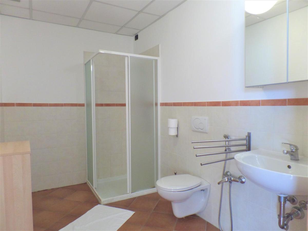 Hotel La Vecchia Scuola Lesa Esterno foto
